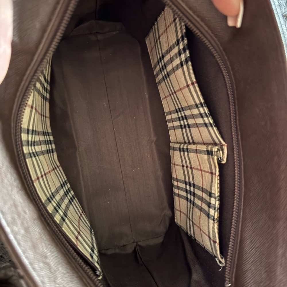 Burberry Brown Leather Tote with Structured Design - Picture 9 of 11